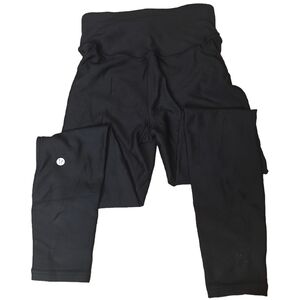 Lululemon Size 4 classic black high-waisted leggings 25" W Pocket